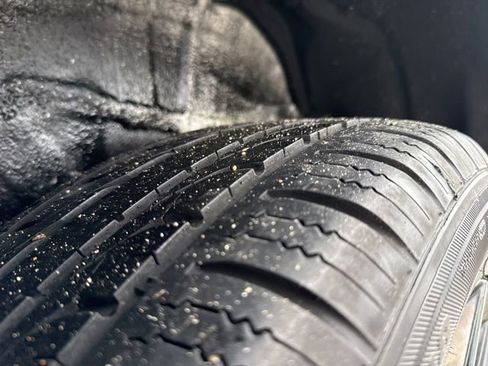 Used 2017 Toyota RAV4 SE image 58