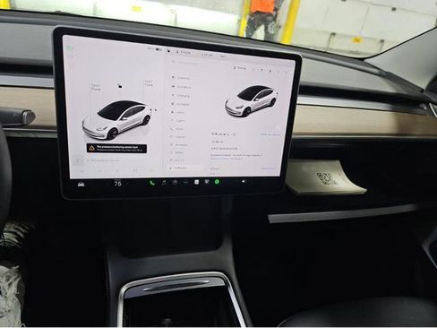 Used 2023 Tesla Model 3 Standard Range image 10