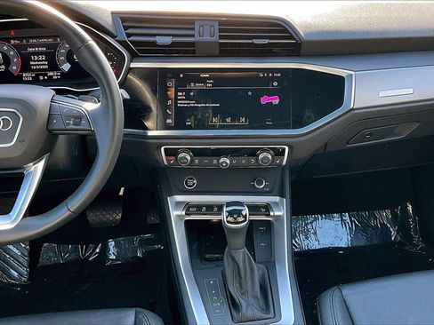 Certified 2024 Audi Q3 2.0T Premium w/ Convenience Package image 9