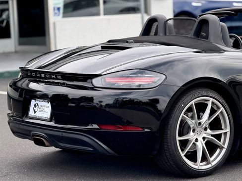 Used 2017 Porsche 718 Boxster image 14