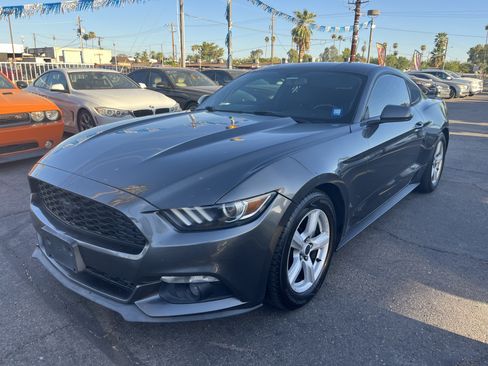 Used 2015 Ford Mustang Coupe RWD image 6