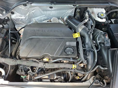 Used 2024 Chevrolet Trax ACTIV w/ Sunroof Package FWD image 27