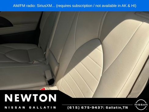 Used 2021 Toyota Highlander XLE FWD image 5