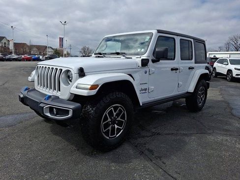 Certified 2022 Jeep Wrangler Unlimited Sahara w/ Cold Weather Group image 3