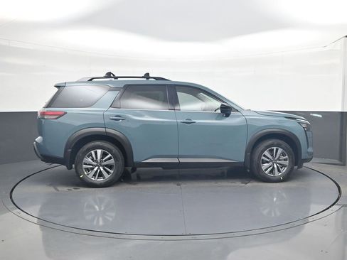 New 2026 Nissan Pathfinder SL AWD/4WD image 13