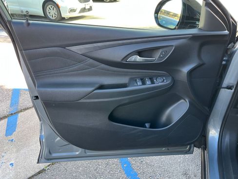 Used 2025 Buick Envista Sport Touring image 20