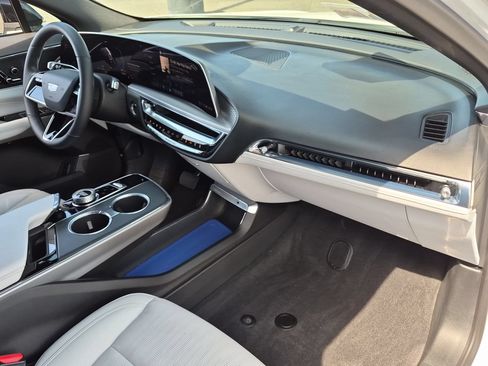 Certified 2024 Cadillac Lyriq Sport AWD/4WD image 28