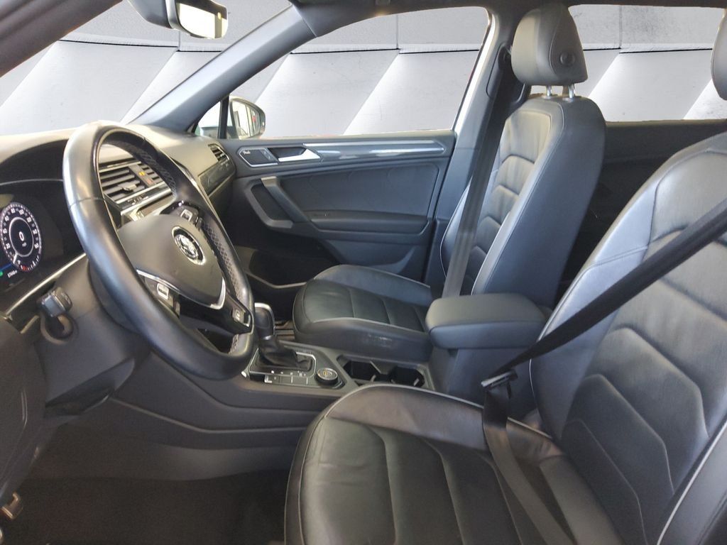 Used 2019 Volkswagen Tiguan SEL Premium R-Line AWD/4WD image 7
