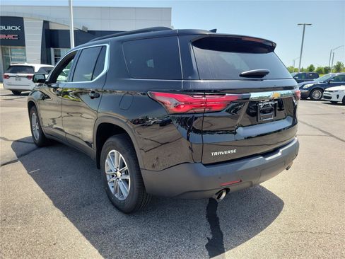 Used 2022 Chevrolet Traverse LT FWD image 3