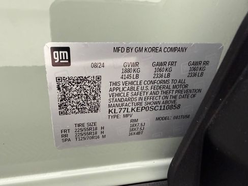 Used 2025 Chevrolet Trax ACTIV w/ Sunroof Package FWD image 17