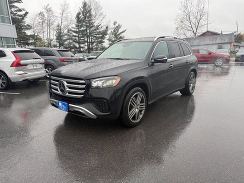 Used 2025 Mercedes-Benz GLS 450 4MATIC image 2