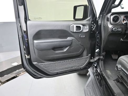 Used 2022 Jeep Gladiator Sport AWD/4WD image 12