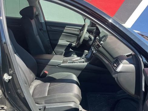 Used 2019 Honda Accord EX image 14