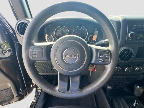 Used 2018 Jeep Wrangler Unlimited Sport AWD/4WD image 12
