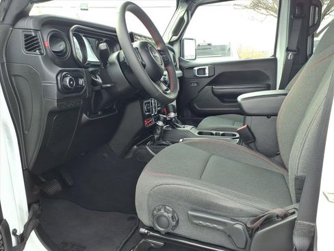 Certified 2024 Jeep Wrangler Rubicon image 13