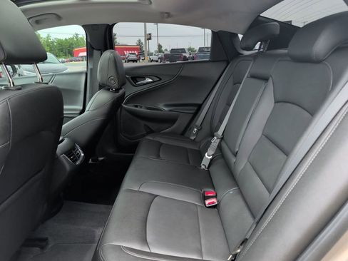 Used 2020 Chevrolet Malibu LT w/ Leather Package FWD image 19