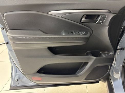 Used 2023 Honda Passport EX-L image 16