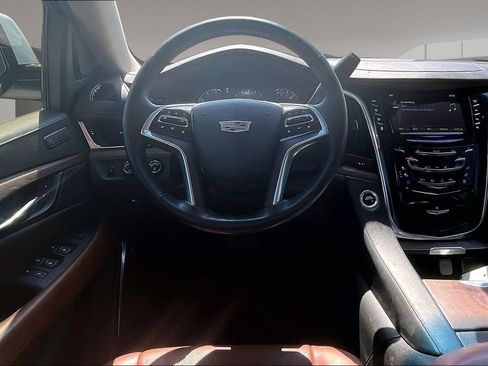 Used 2019 Cadillac Escalade Premium Luxury AWD/4WD image 5