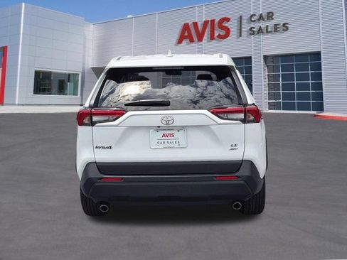 Used 2025 Toyota RAV4 LE AWD/4WD image 7