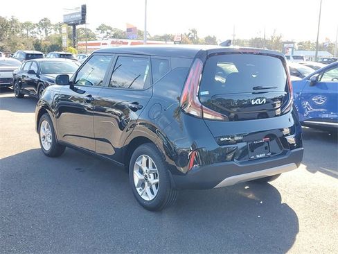 New 2025 Kia Soul LX image 4
