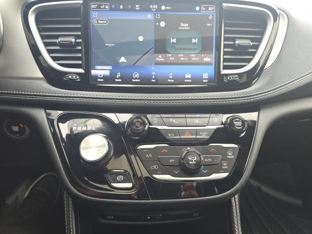 Used 2024 Chrysler Pacifica Limited w/ Uconnect Theater Family Group AWD/4WD image 28