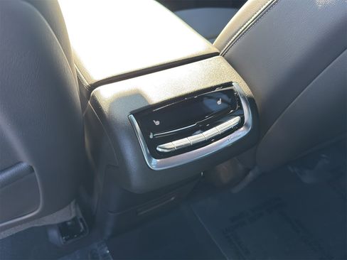 Used 2025 Cadillac XT6 Sport w/ Technology Package image 12