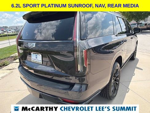 Used 2022 Cadillac Escalade ESV Sport Platinum w/ LPO, ONYX Package AWD/4WD image 16