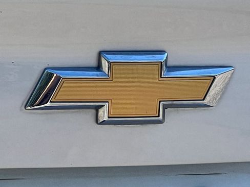 Used 2017 Chevrolet Cruze LS FWD image 29