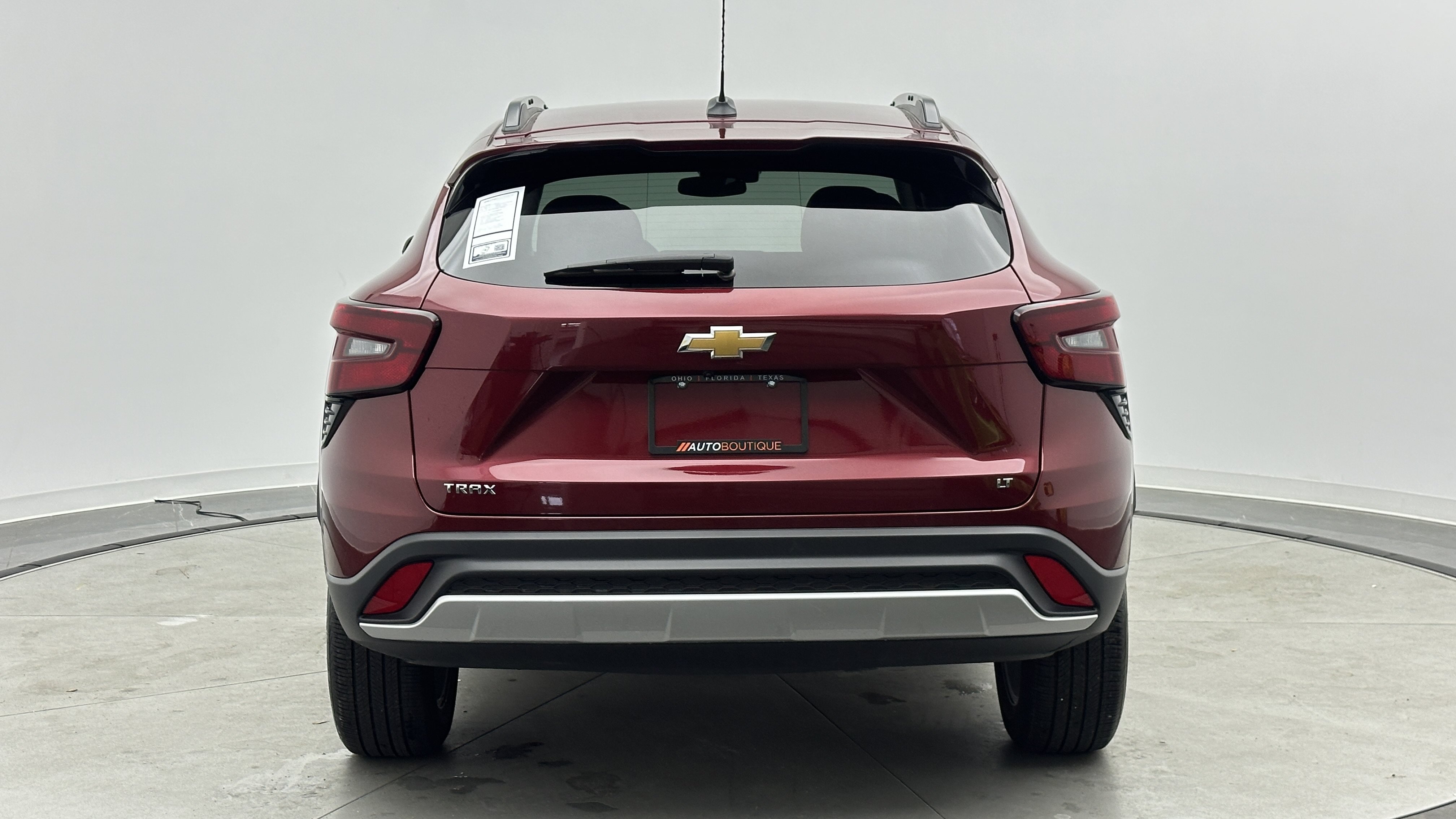 Used 2025 Chevrolet Trax LT w/ LT Convenience Package FWD image 6