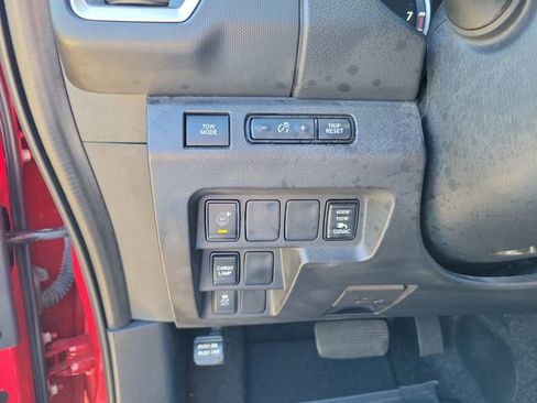 Used 2022 Nissan Frontier SV w/ SV Premium Package image 13