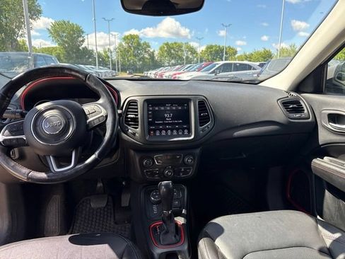 Used 2019 Jeep Compass Trailhawk w/ Leather Interior Group AWD/4WD image 7