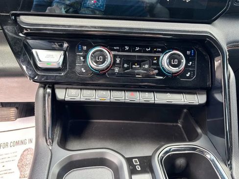 Used 2024 GMC Sierra 2500 AT4 w/ AT4 Premium Plus Package AWD/4WD image 18