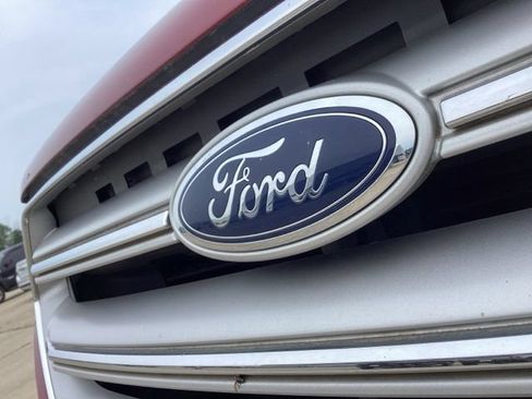 Used 2019 Ford Escape SE FWD image 3