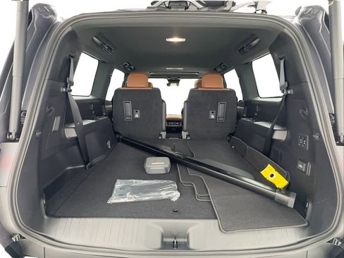 Used 2026 Lexus GX 550 w/ Cold Area Package AWD/4WD image 17