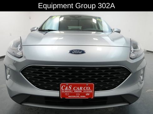 Used 2022 Ford Escape SEL image 2