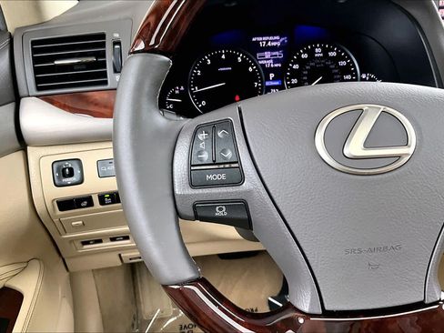 Used 2013 Lexus LS 460 w/ Comfort Pkg RWD image 20