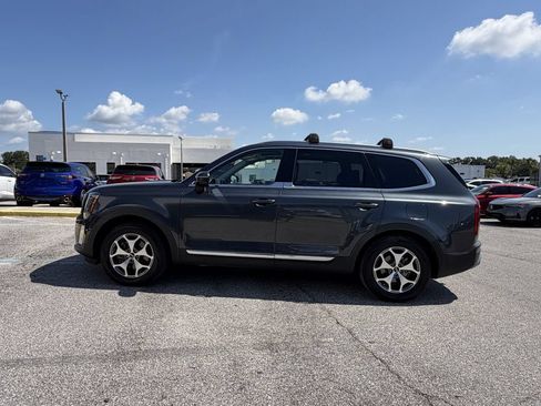 Used 2020 Kia Telluride EX w/ Towing Package FWD image 7