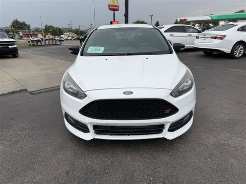 Used 2017 Ford Focus ST FWD image 3