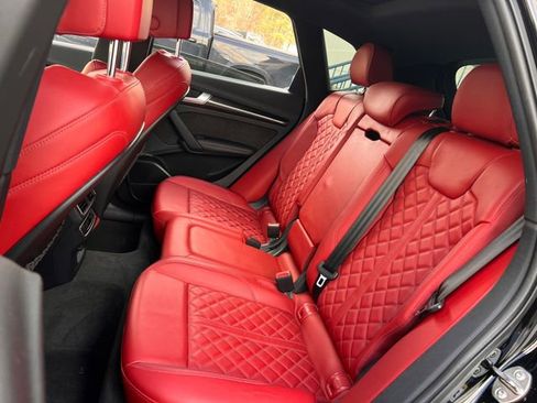 Used 2018 Audi SQ5 Prestige w/ Prestige Package image 19