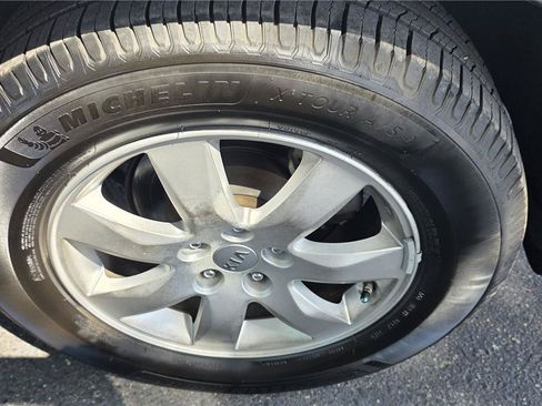 Used 2013 Kia Sorento LX w/ Convenience Pkg FWD image 9