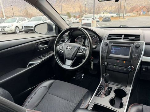 Used 2016 Toyota Camry SE FWD image 24