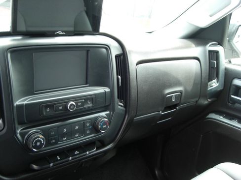 Used 2018 Chevrolet Silverado 1500 LS w/ Trailering Package AWD/4WD image 10