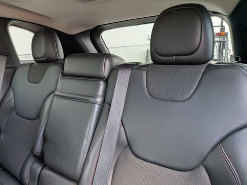 Used 2015 Jeep Cherokee Trailhawk w/ Comfort/Convenience Group image 17