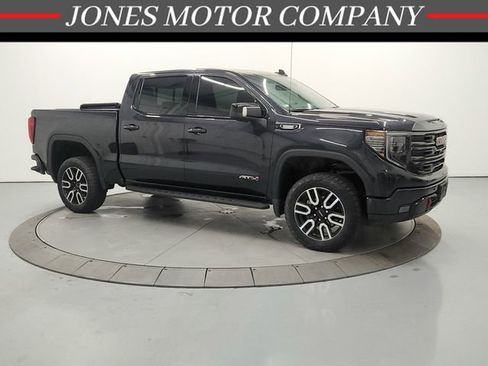 Used 2023 GMC Sierra 1500 AT4 w/ AT4 Premium Package AWD/4WD image 1