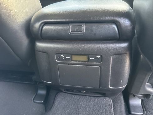 Used 2023 Nissan Armada SL image 25