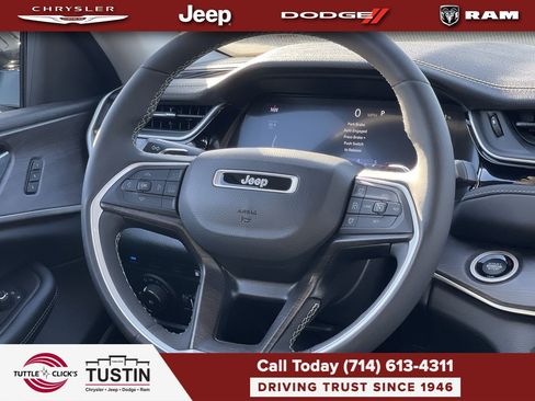Used 2023 Jeep Grand Cherokee 4WD 4xe image 15