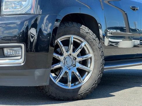 Used 2019 GMC Yukon XL SLT AWD/4WD image 2