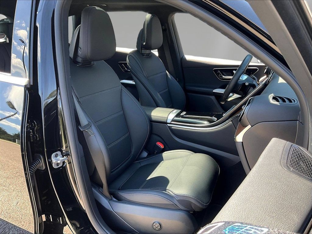 Used 2026 Mercedes-Benz GLC 300 image 29
