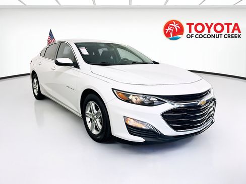 Used 2021 Chevrolet Malibu LS FWD image 1