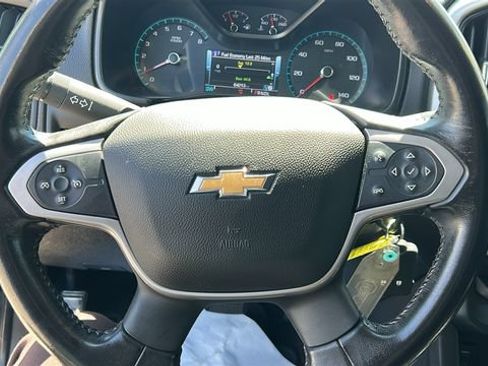 Used 2018 Chevrolet Colorado LT AWD/4WD image 18